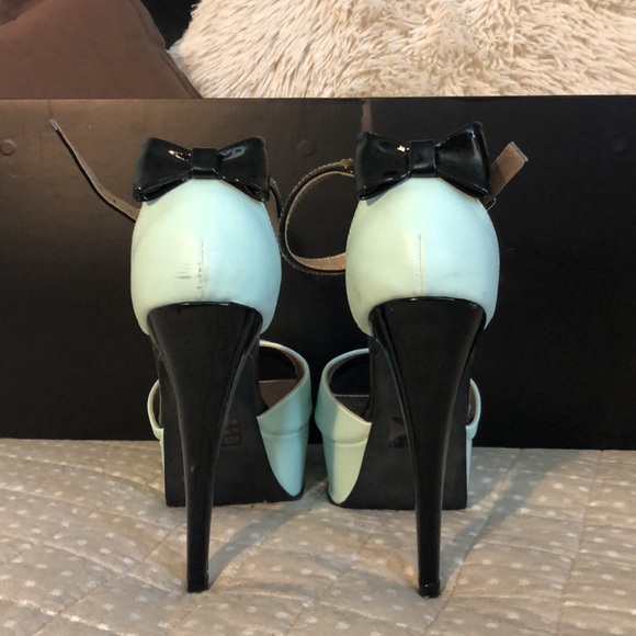 CUTER THAN THE BOW ON THE BACK SIDE!! - Picture 5 of 6